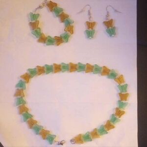 Elegant Green and Gold Butterfly Jewelry Set